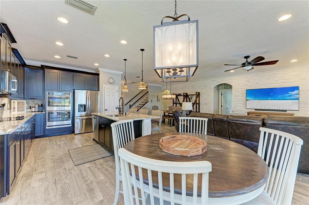 For Sale: $825,000 (5 beds, 4 baths, 3118 Square Feet)