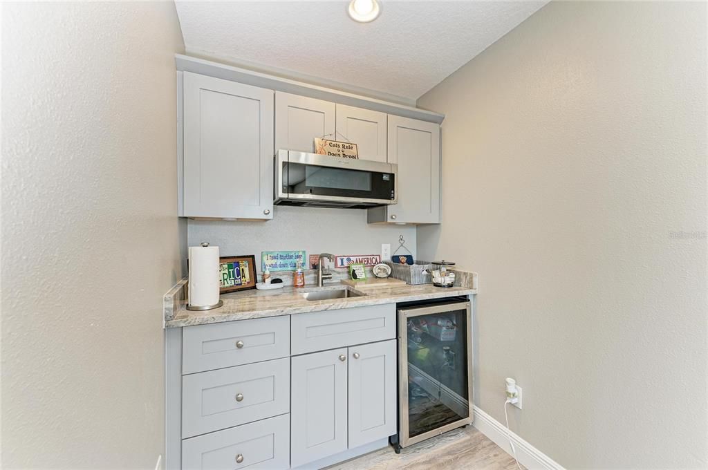 For Sale: $825,000 (5 beds, 4 baths, 3118 Square Feet)