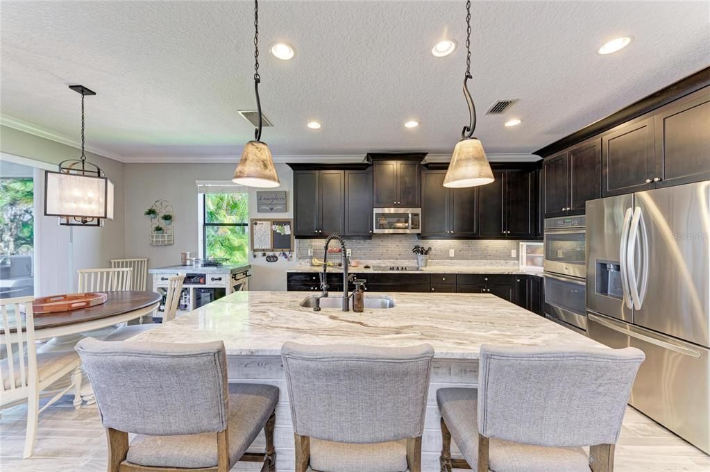 For Sale: $825,000 (5 beds, 4 baths, 3118 Square Feet)