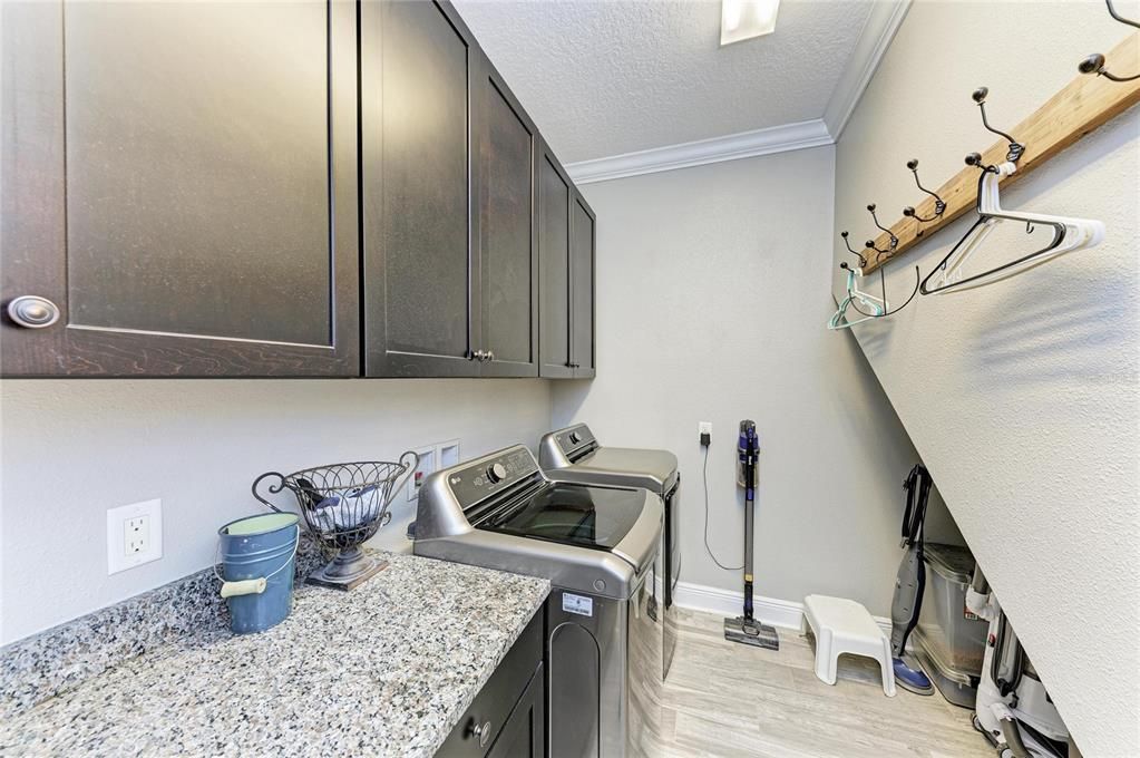 For Sale: $825,000 (5 beds, 4 baths, 3118 Square Feet)