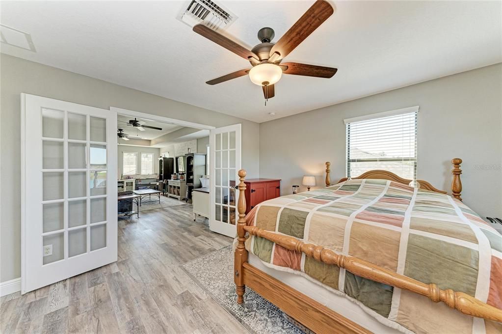 For Sale: $825,000 (5 beds, 4 baths, 3118 Square Feet)