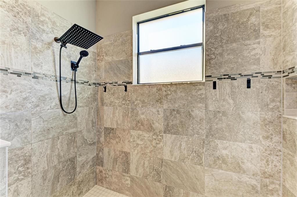 For Sale: $825,000 (5 beds, 4 baths, 3118 Square Feet)