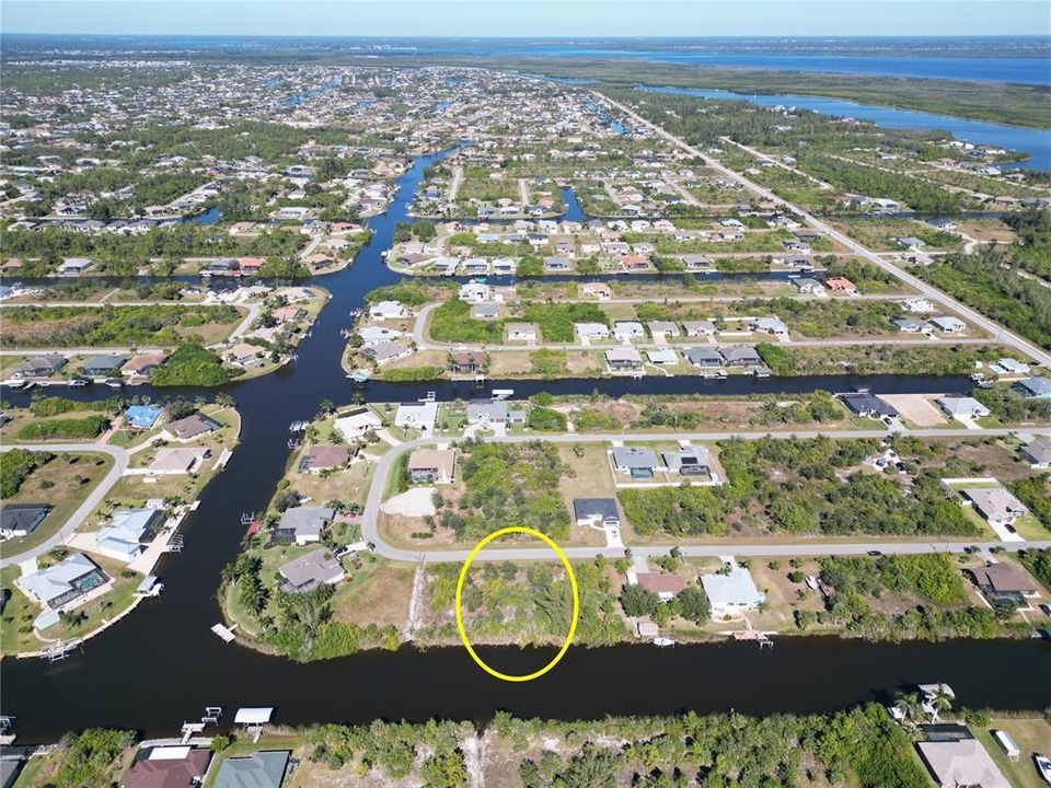 На продажу: $99,900 (0.24 acres)