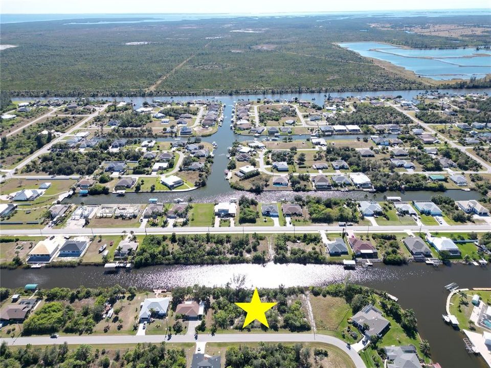 На продажу: $99,900 (0.24 acres)