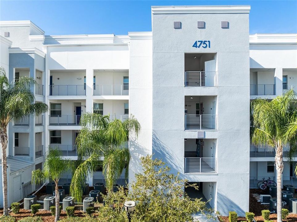 For Sale: $359,000 (2 beds, 2 baths, 1126 Square Feet)