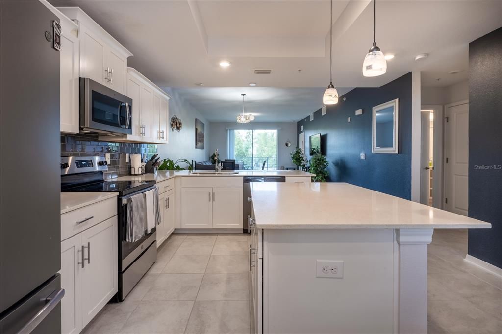 For Sale: $359,000 (2 beds, 2 baths, 1126 Square Feet)