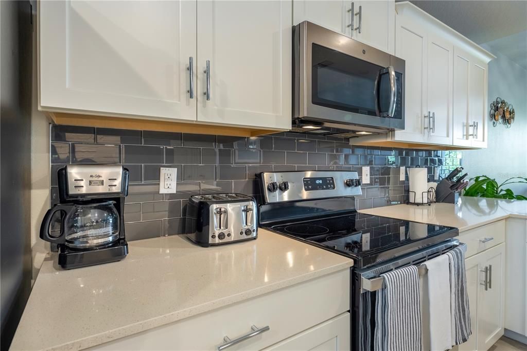 For Sale: $359,000 (2 beds, 2 baths, 1126 Square Feet)