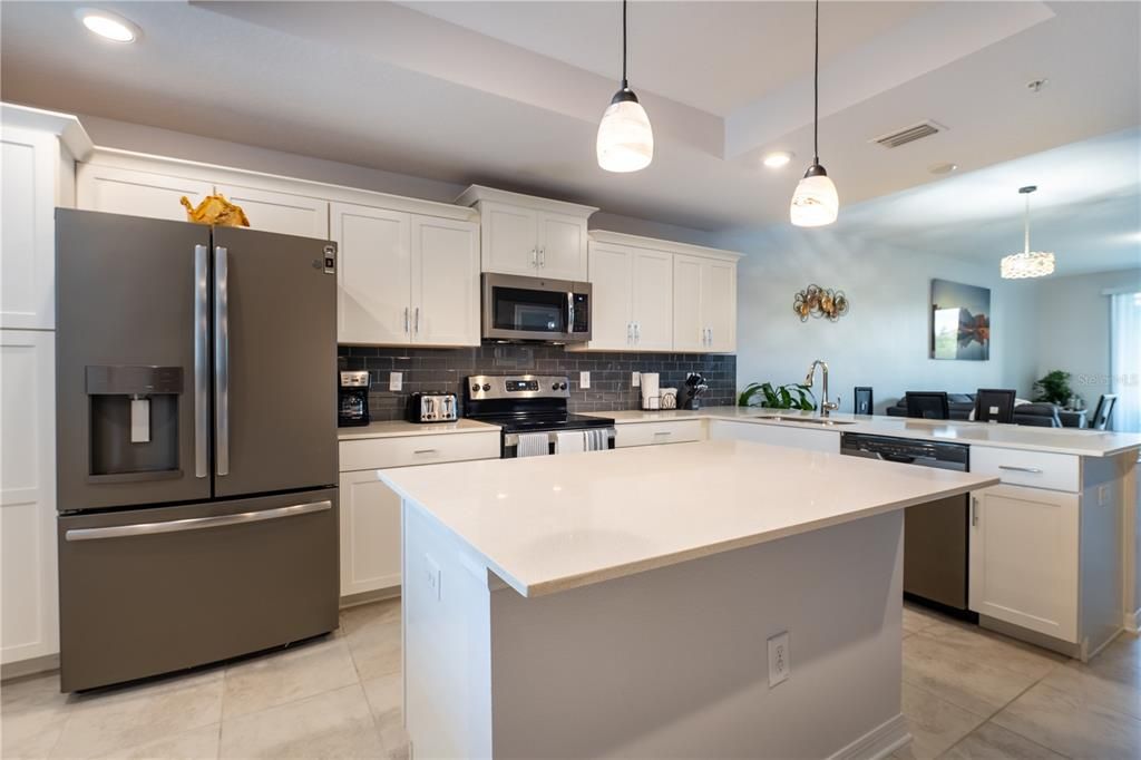 For Sale: $359,000 (2 beds, 2 baths, 1126 Square Feet)