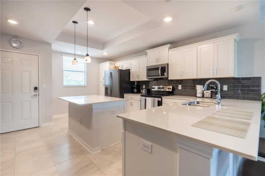 For Sale: $359,000 (2 beds, 2 baths, 1126 Square Feet)