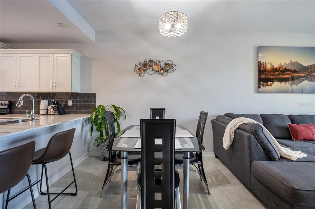 For Sale: $359,000 (2 beds, 2 baths, 1126 Square Feet)