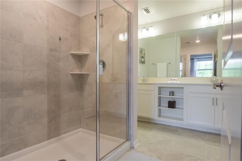 For Sale: $359,000 (2 beds, 2 baths, 1126 Square Feet)