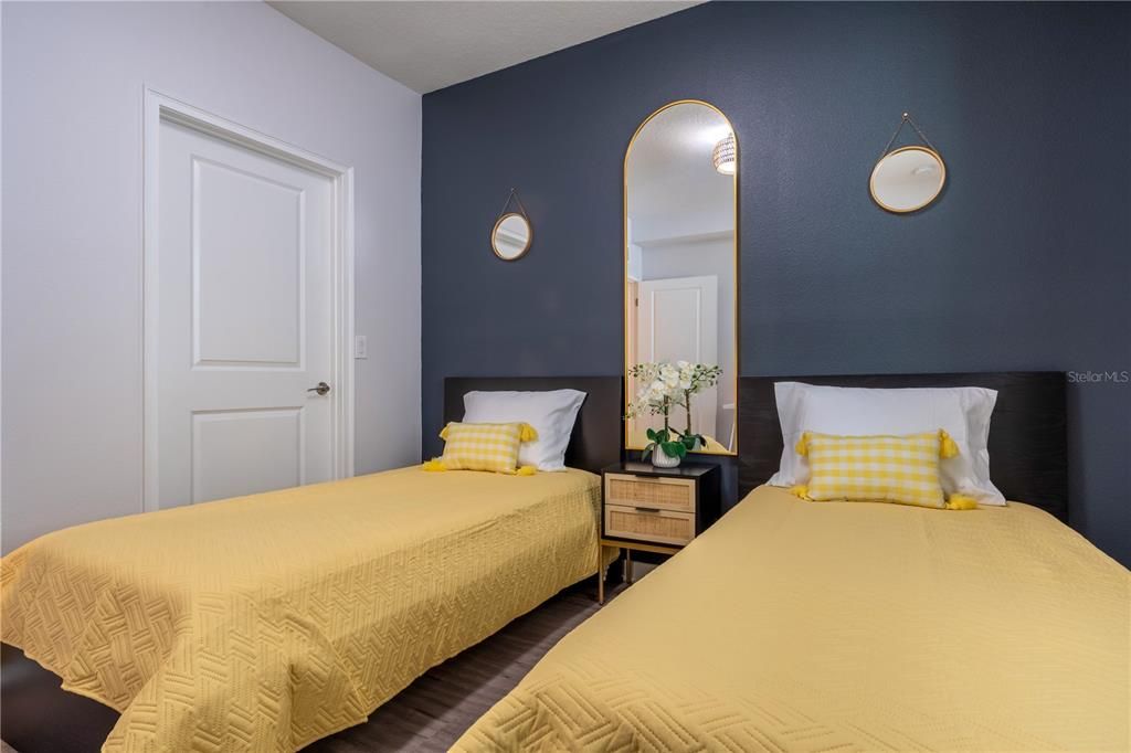 For Sale: $359,000 (2 beds, 2 baths, 1126 Square Feet)