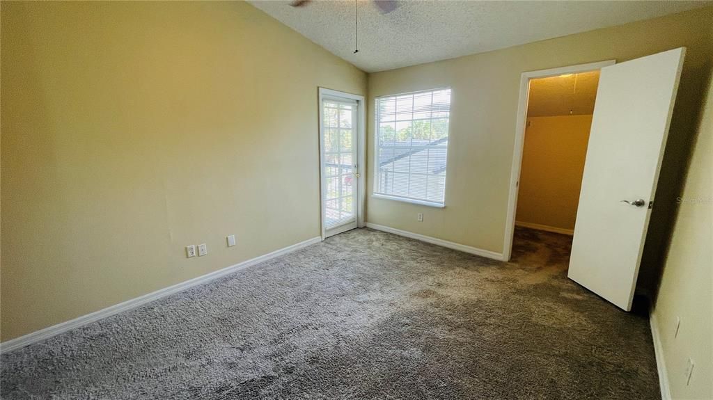 待售: $139,000 (2 贝兹, 2 浴室, 864 平方英尺)