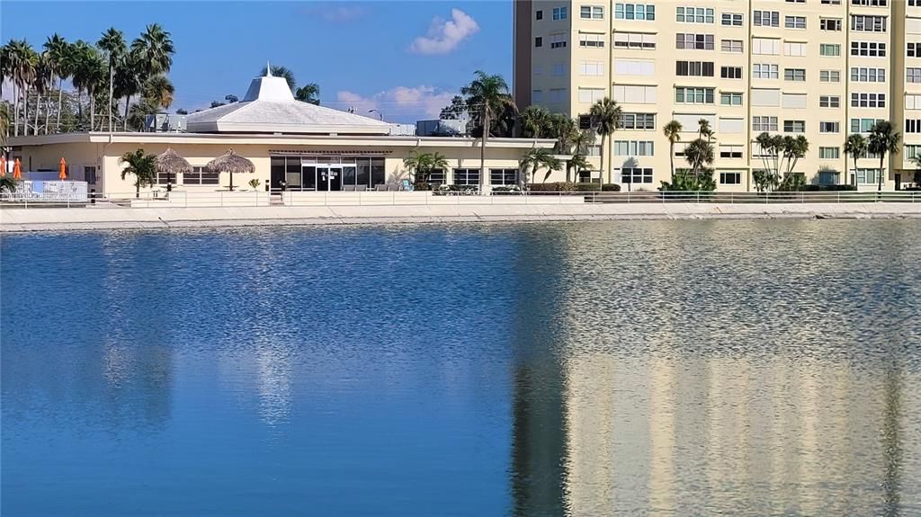 For Sale: $250,000 (2 beds, 2 baths, 970 Square Feet)