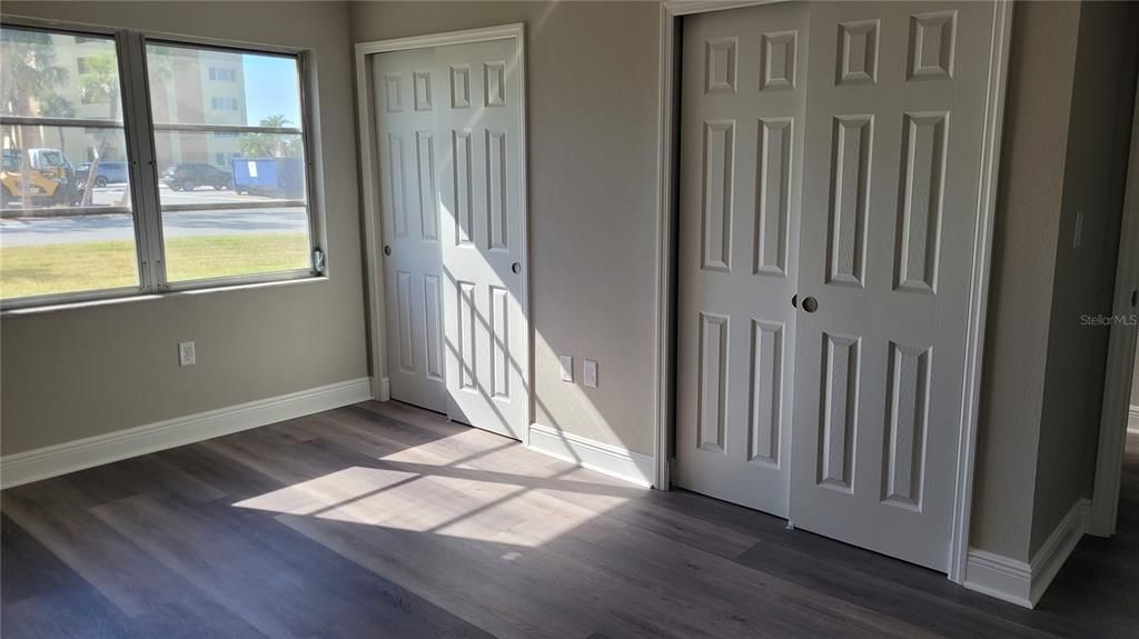 For Sale: $250,000 (2 beds, 2 baths, 970 Square Feet)