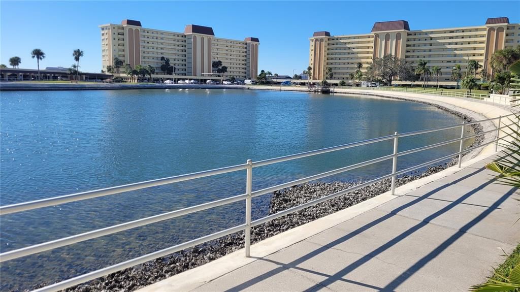 For Sale: $250,000 (2 beds, 2 baths, 970 Square Feet)