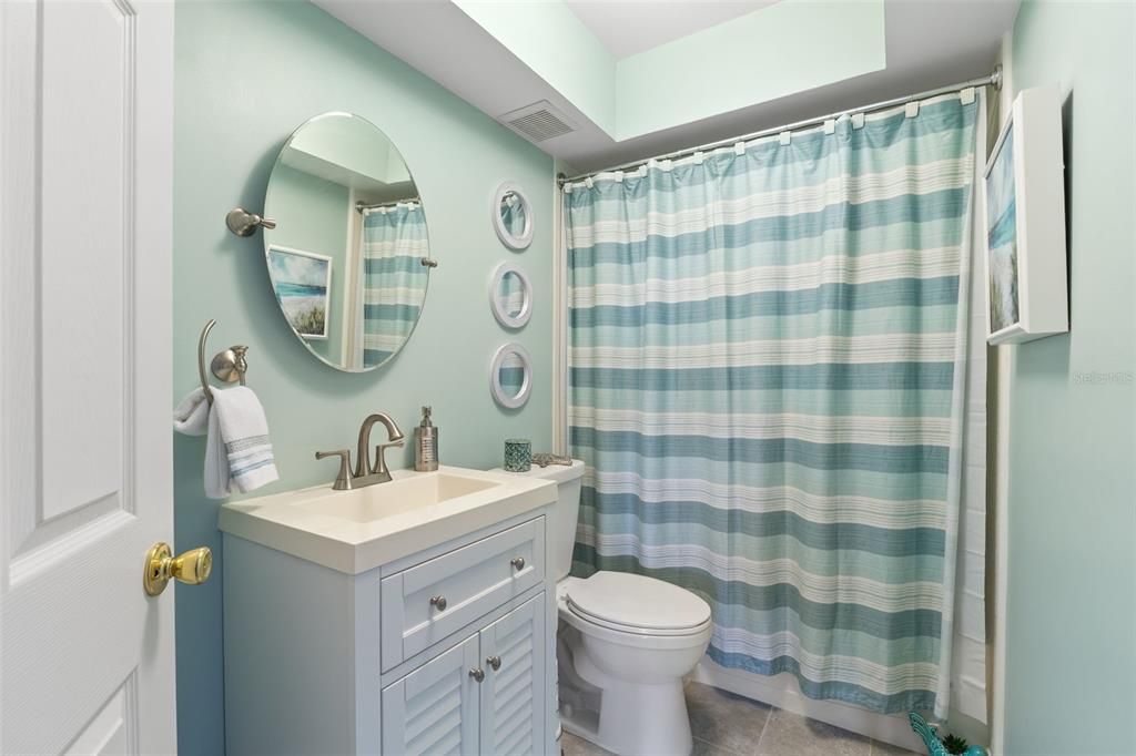 Activo con contrato: $145,000 (2 camas, 2 baños, 992 Pies cuadrados)