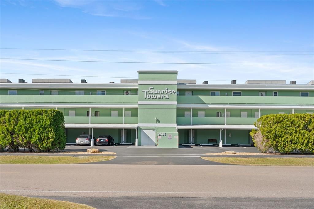 Activo con contrato: $145,000 (2 camas, 2 baños, 992 Pies cuadrados)