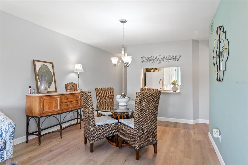 Activo con contrato: $145,000 (2 camas, 2 baños, 992 Pies cuadrados)