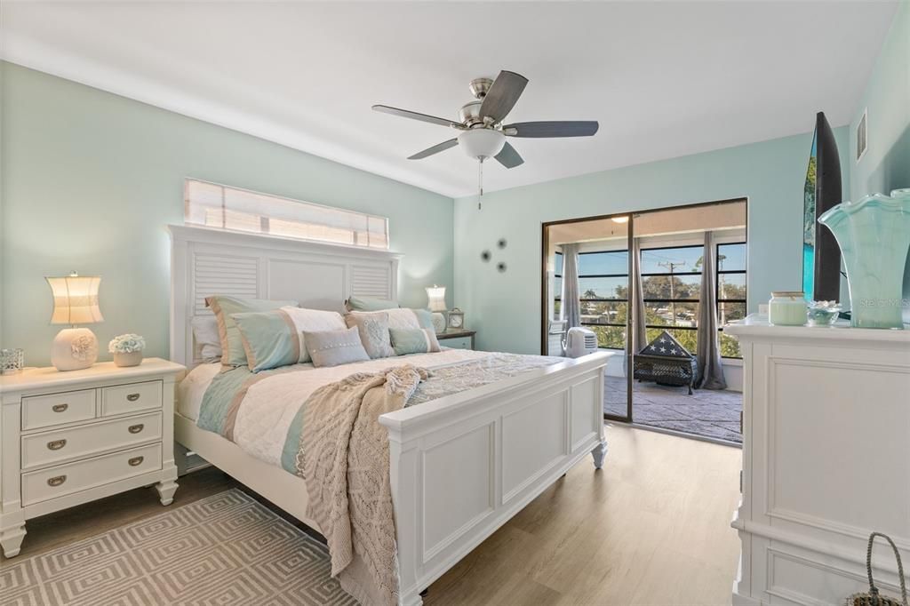 Activo con contrato: $145,000 (2 camas, 2 baños, 992 Pies cuadrados)