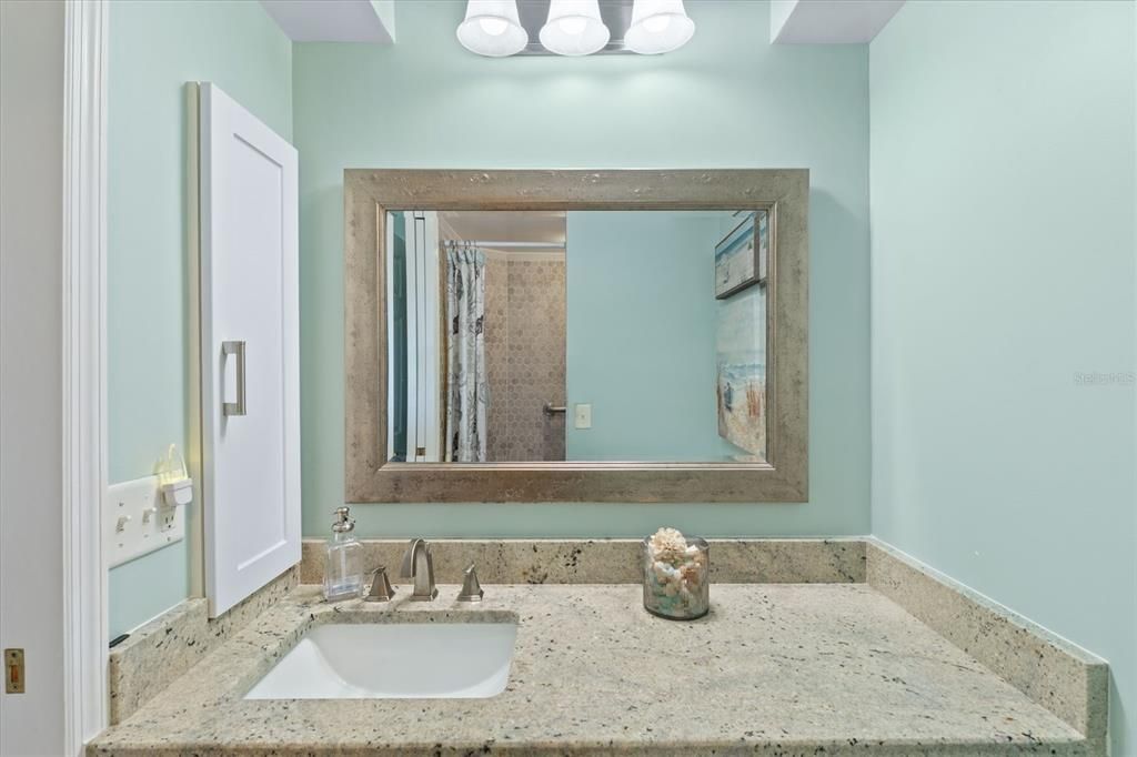 Activo con contrato: $145,000 (2 camas, 2 baños, 992 Pies cuadrados)