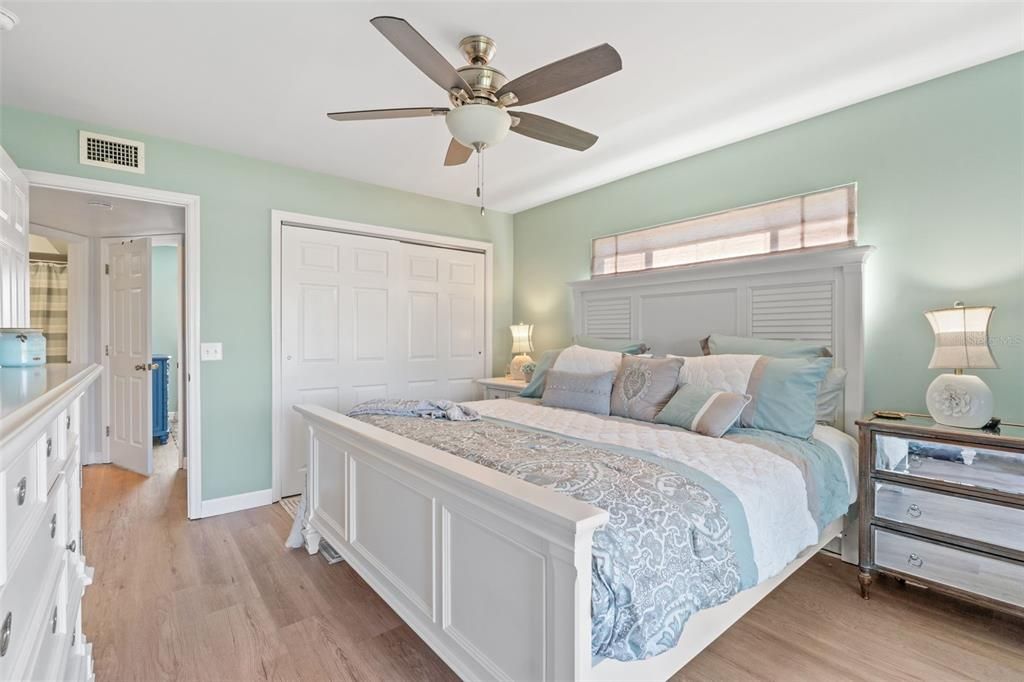 Activo con contrato: $145,000 (2 camas, 2 baños, 992 Pies cuadrados)