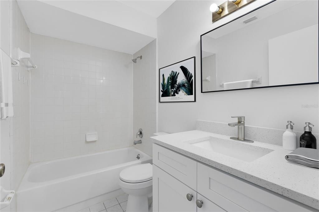 En Venta: $329,000 (3 camas, 2 baños, 1301 Pies cuadrados)