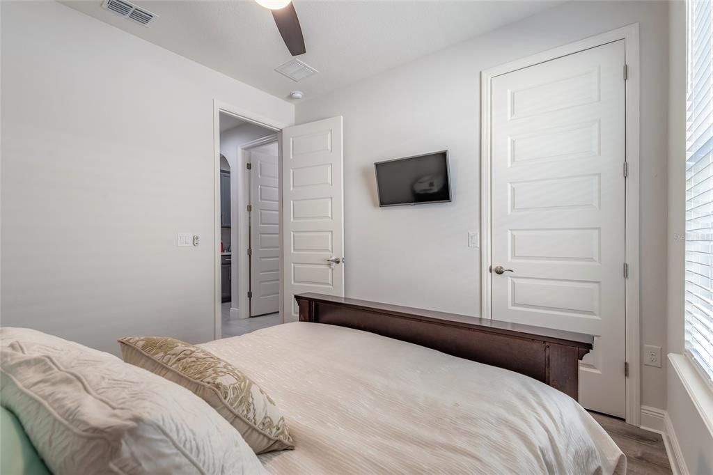 En Venta: $549,000 (4 camas, 3 baños, 2288 Pies cuadrados)