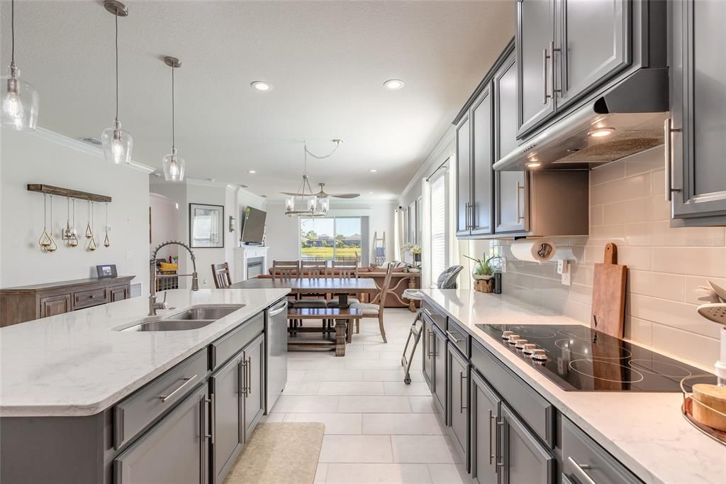 En Venta: $549,000 (4 camas, 3 baños, 2288 Pies cuadrados)