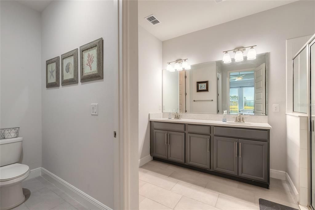 En Venta: $549,000 (4 camas, 3 baños, 2288 Pies cuadrados)