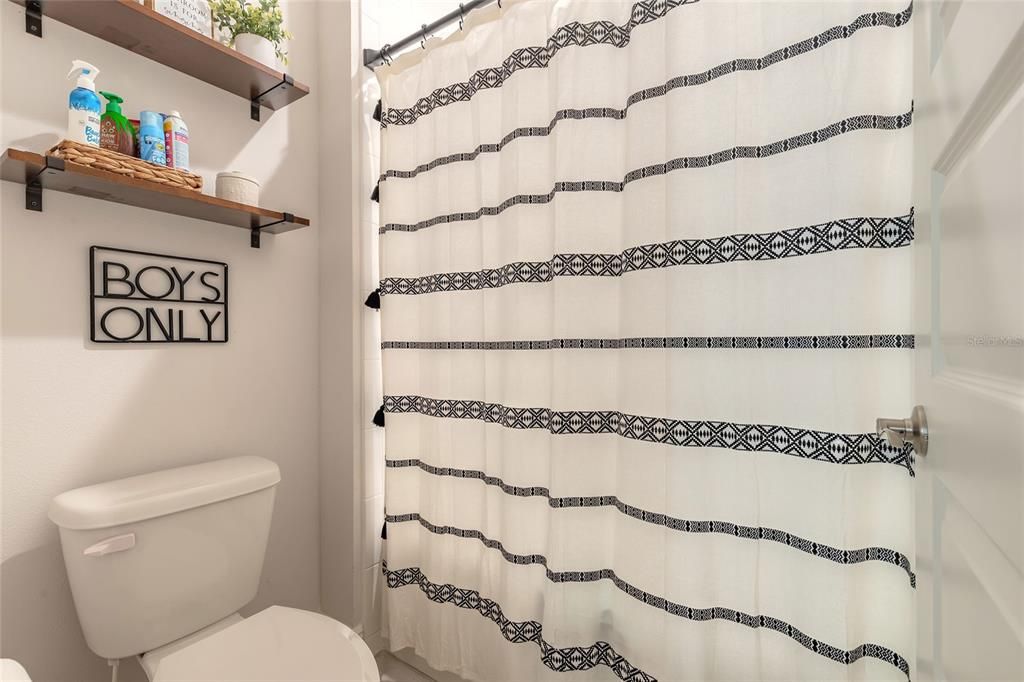 En Venta: $549,000 (4 camas, 3 baños, 2288 Pies cuadrados)