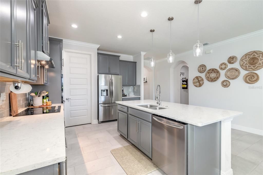 En Venta: $549,000 (4 camas, 3 baños, 2288 Pies cuadrados)