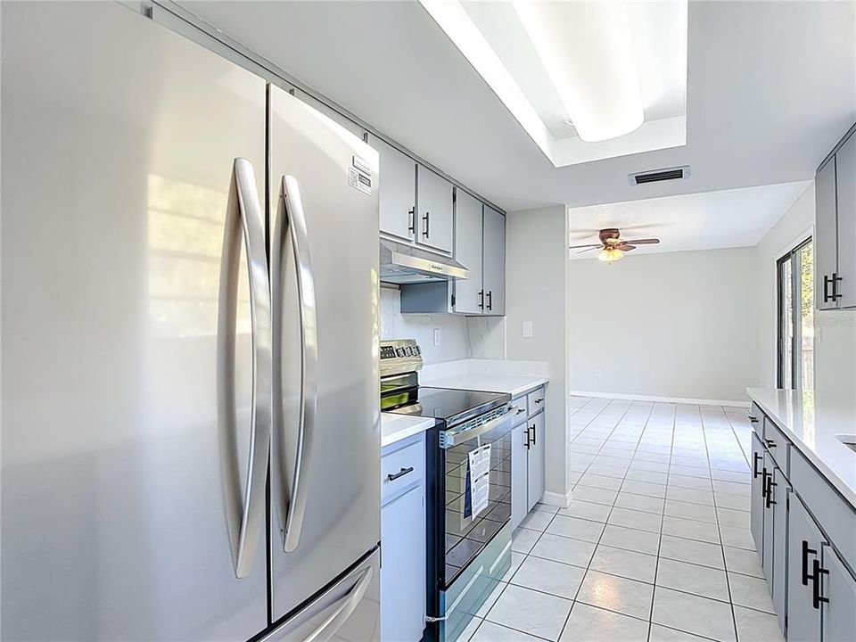 For Sale: $255,000 (2 beds, 2 baths, 1300 Square Feet)