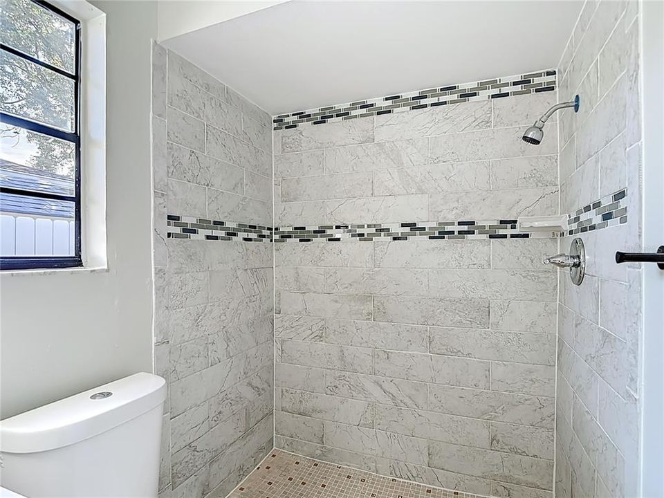 For Sale: $255,000 (2 beds, 2 baths, 1300 Square Feet)