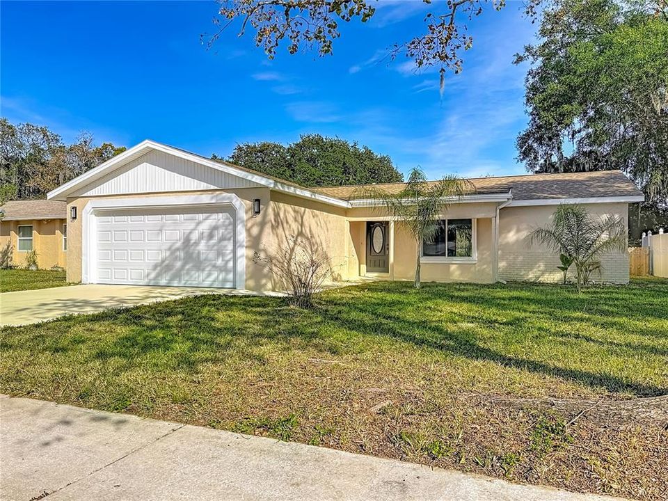 For Sale: $255,000 (2 beds, 2 baths, 1300 Square Feet)