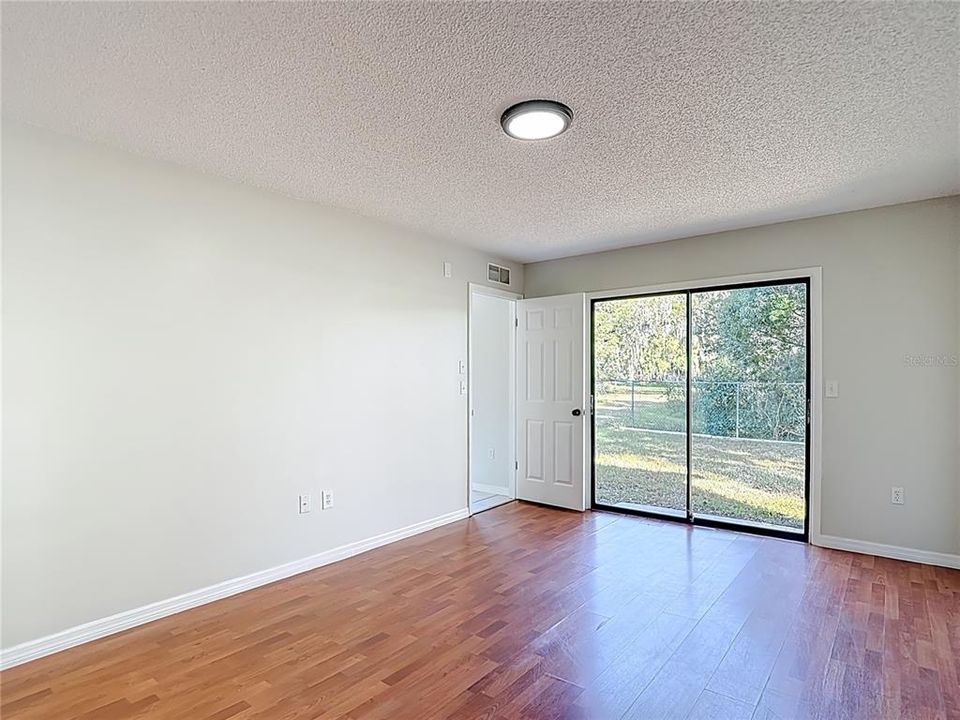 For Sale: $255,000 (2 beds, 2 baths, 1300 Square Feet)