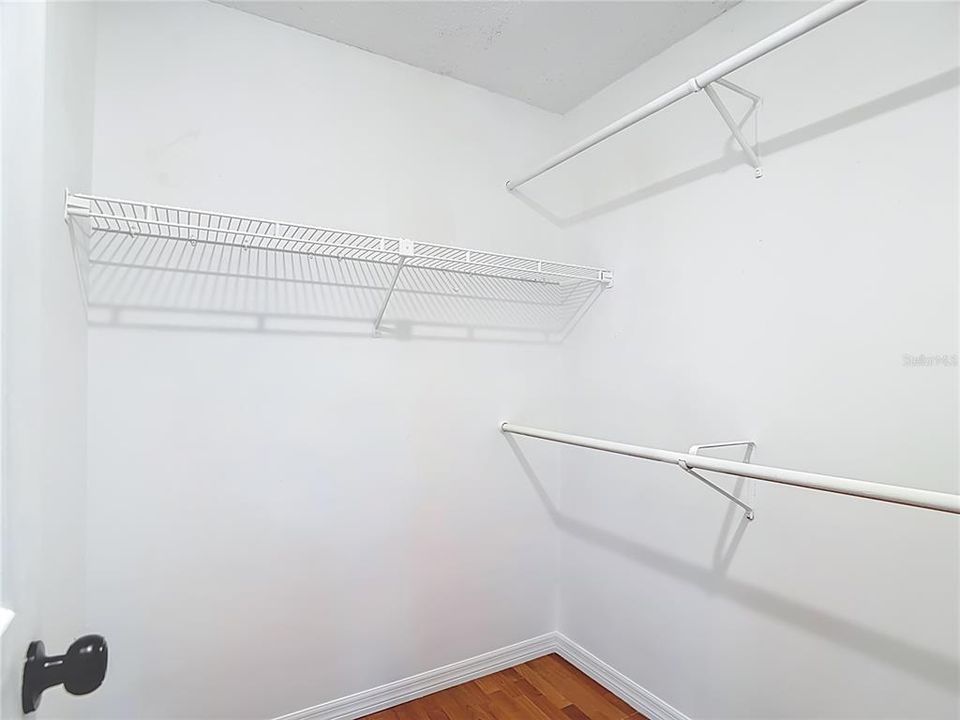 For Sale: $255,000 (2 beds, 2 baths, 1300 Square Feet)