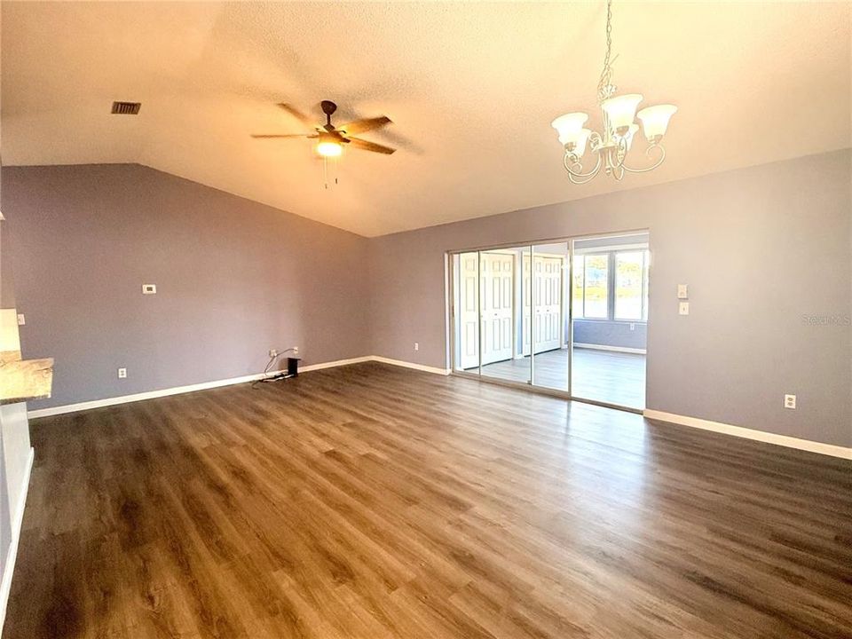 На продажу: $225,000 (2 спален, 2 ванн, 1467 Квадратных фут)