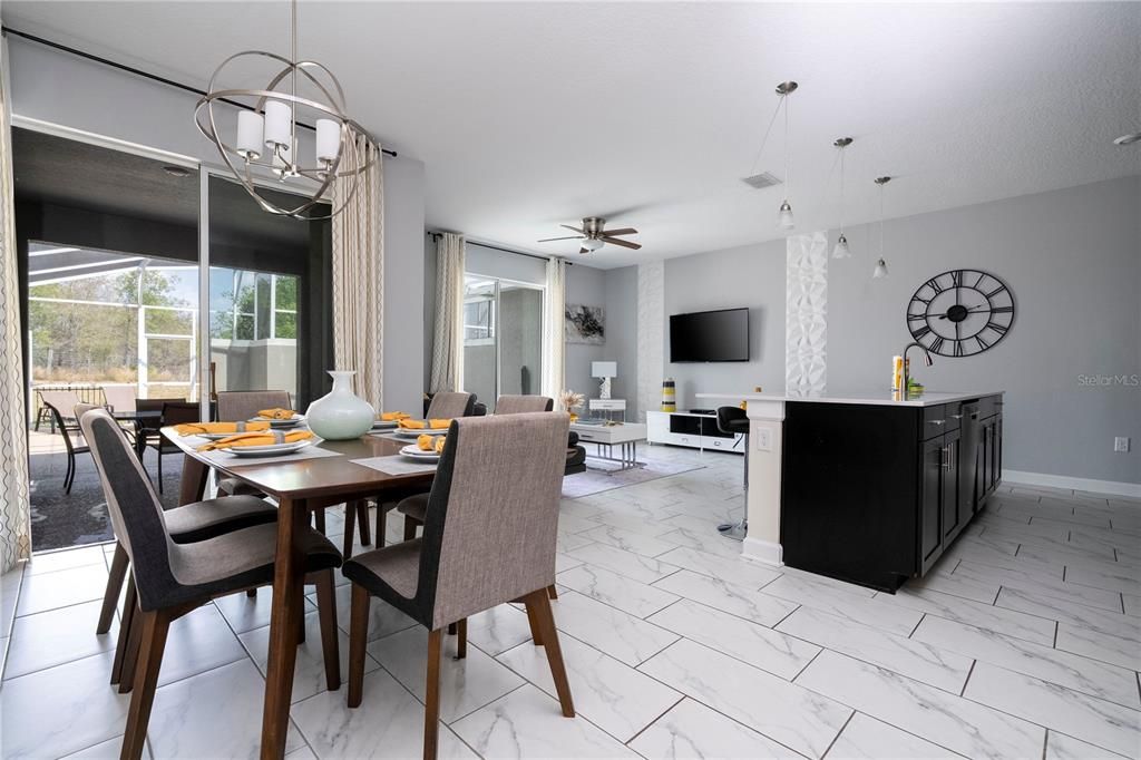 Под контрактом: $370,000 (4 спален, 3 ванн, 1914 Квадратных фут)