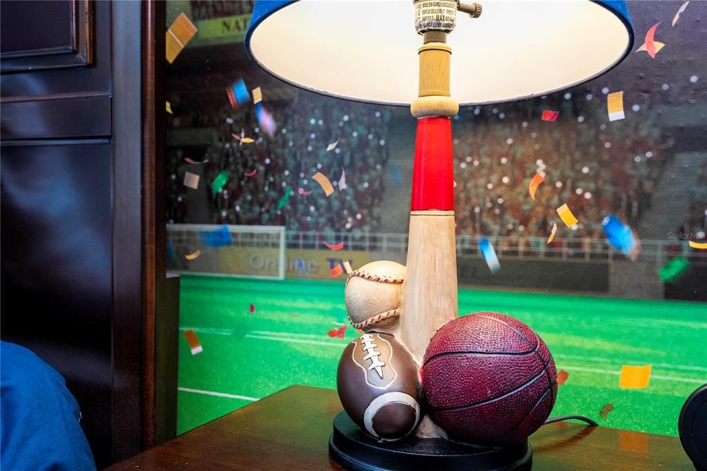 Под контрактом: $370,000 (4 спален, 3 ванн, 1914 Квадратных фут)