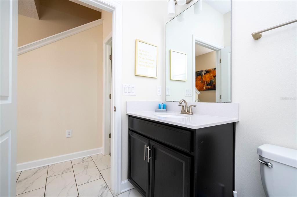 Под контрактом: $370,000 (4 спален, 3 ванн, 1914 Квадратных фут)