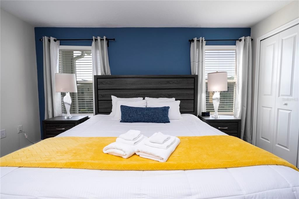 Под контрактом: $370,000 (4 спален, 3 ванн, 1914 Квадратных фут)