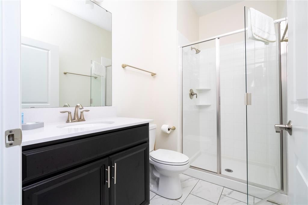 Под контрактом: $370,000 (4 спален, 3 ванн, 1914 Квадратных фут)