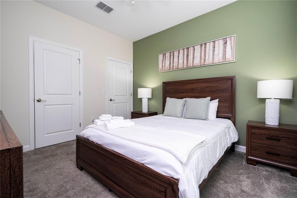 Под контрактом: $370,000 (4 спален, 3 ванн, 1914 Квадратных фут)