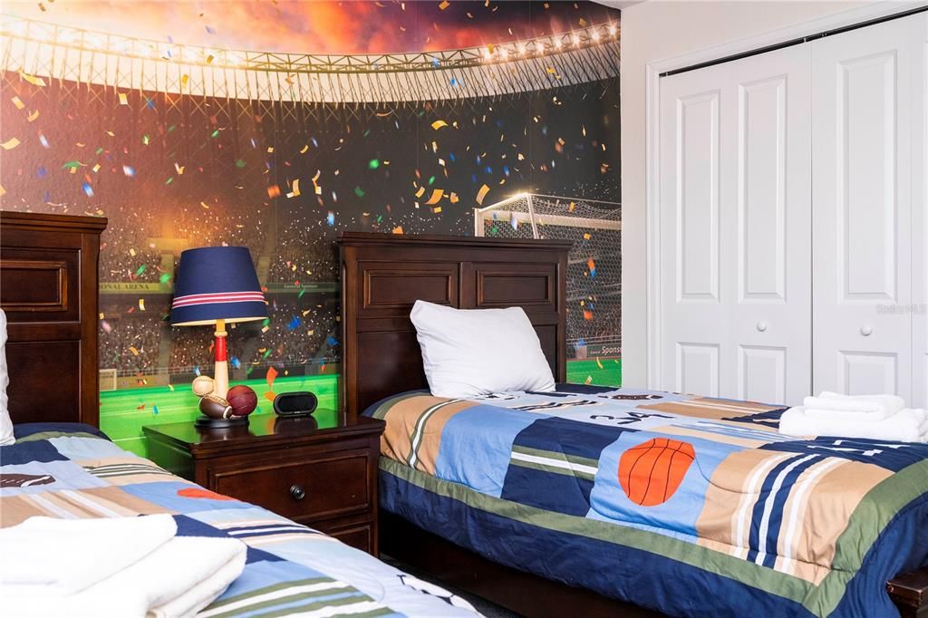 Под контрактом: $370,000 (4 спален, 3 ванн, 1914 Квадратных фут)