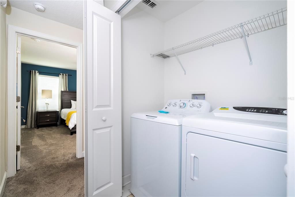 Под контрактом: $370,000 (4 спален, 3 ванн, 1914 Квадратных фут)