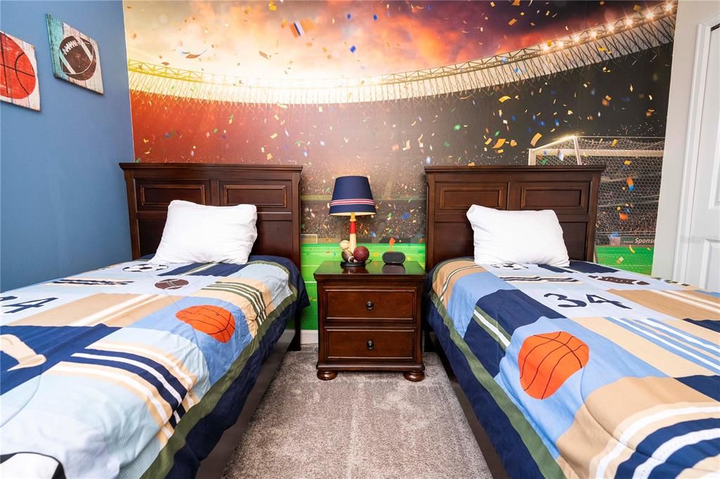 Под контрактом: $370,000 (4 спален, 3 ванн, 1914 Квадратных фут)