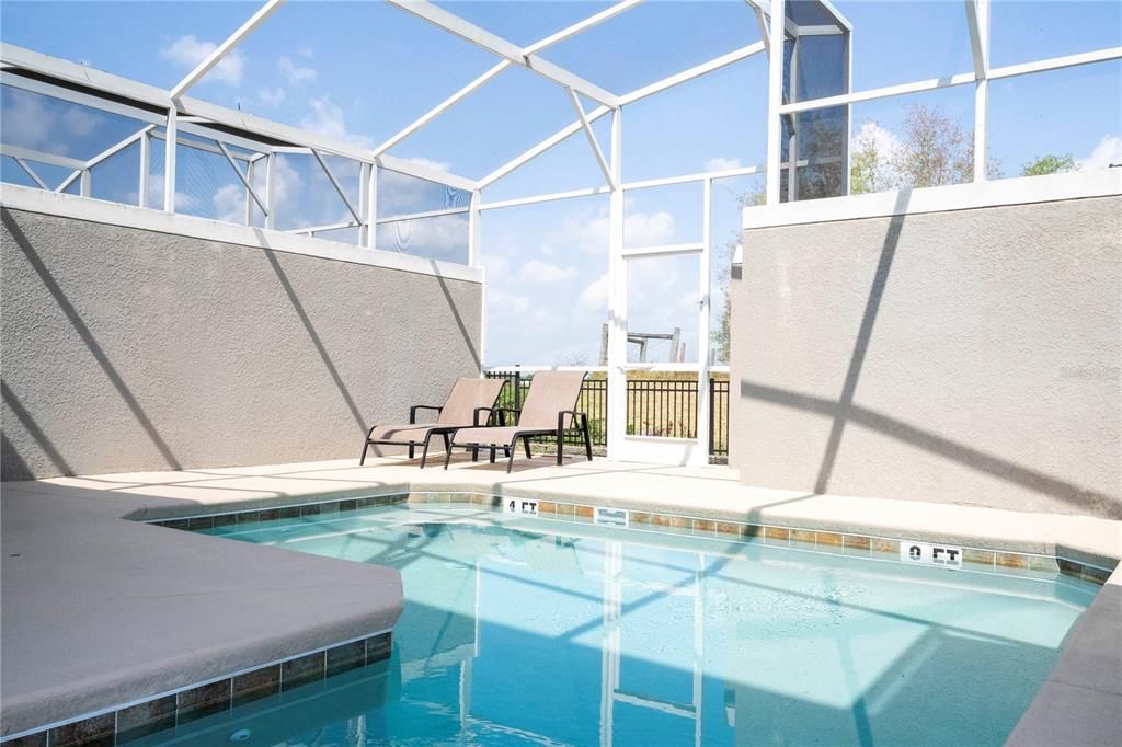 Под контрактом: $370,000 (4 спален, 3 ванн, 1914 Квадратных фут)