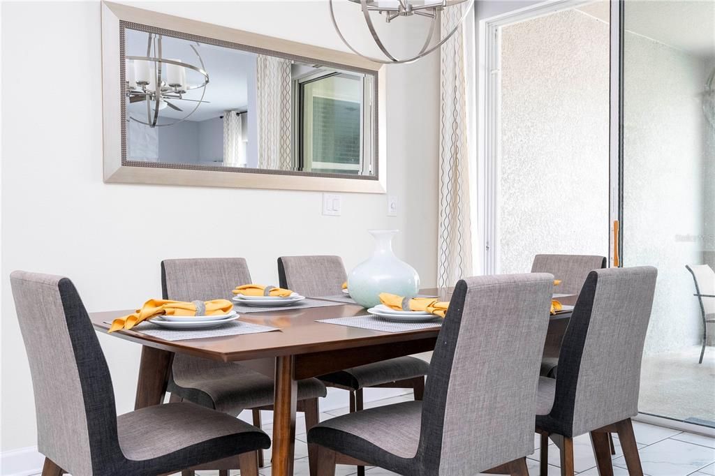 Под контрактом: $370,000 (4 спален, 3 ванн, 1914 Квадратных фут)