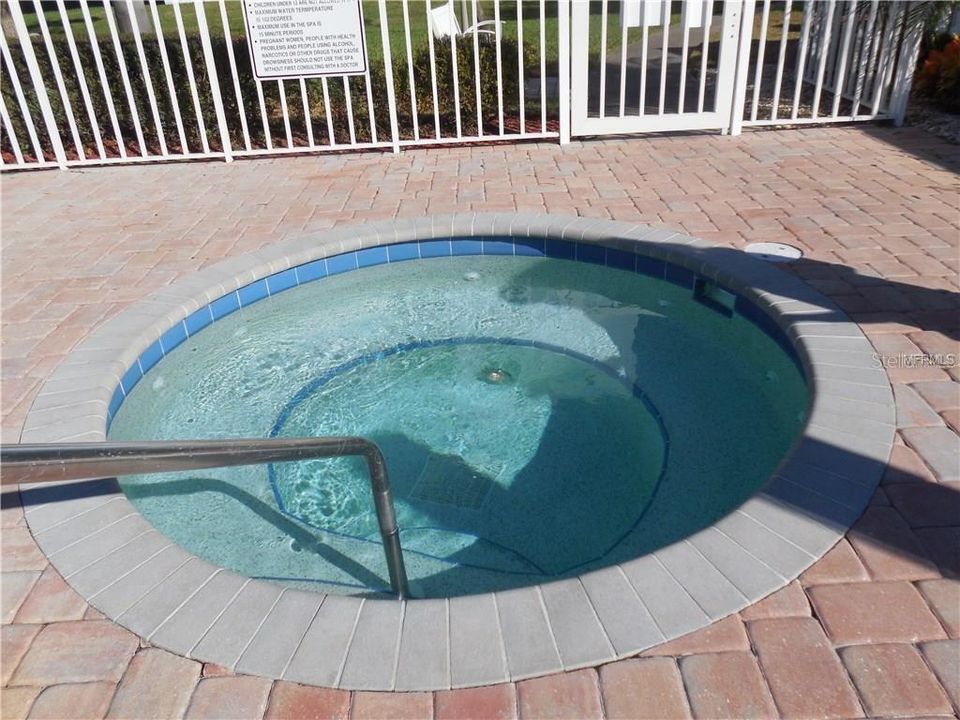 待售: $170,000 (2 贝兹, 2 浴室, 1256 平方英尺)